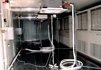 パッケージエアコン室内機の環境試験室