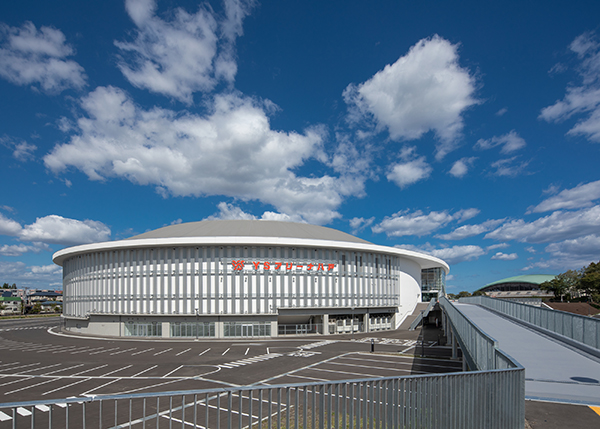 八戸市長根屋内スケート場（YSアリーナ八戸）