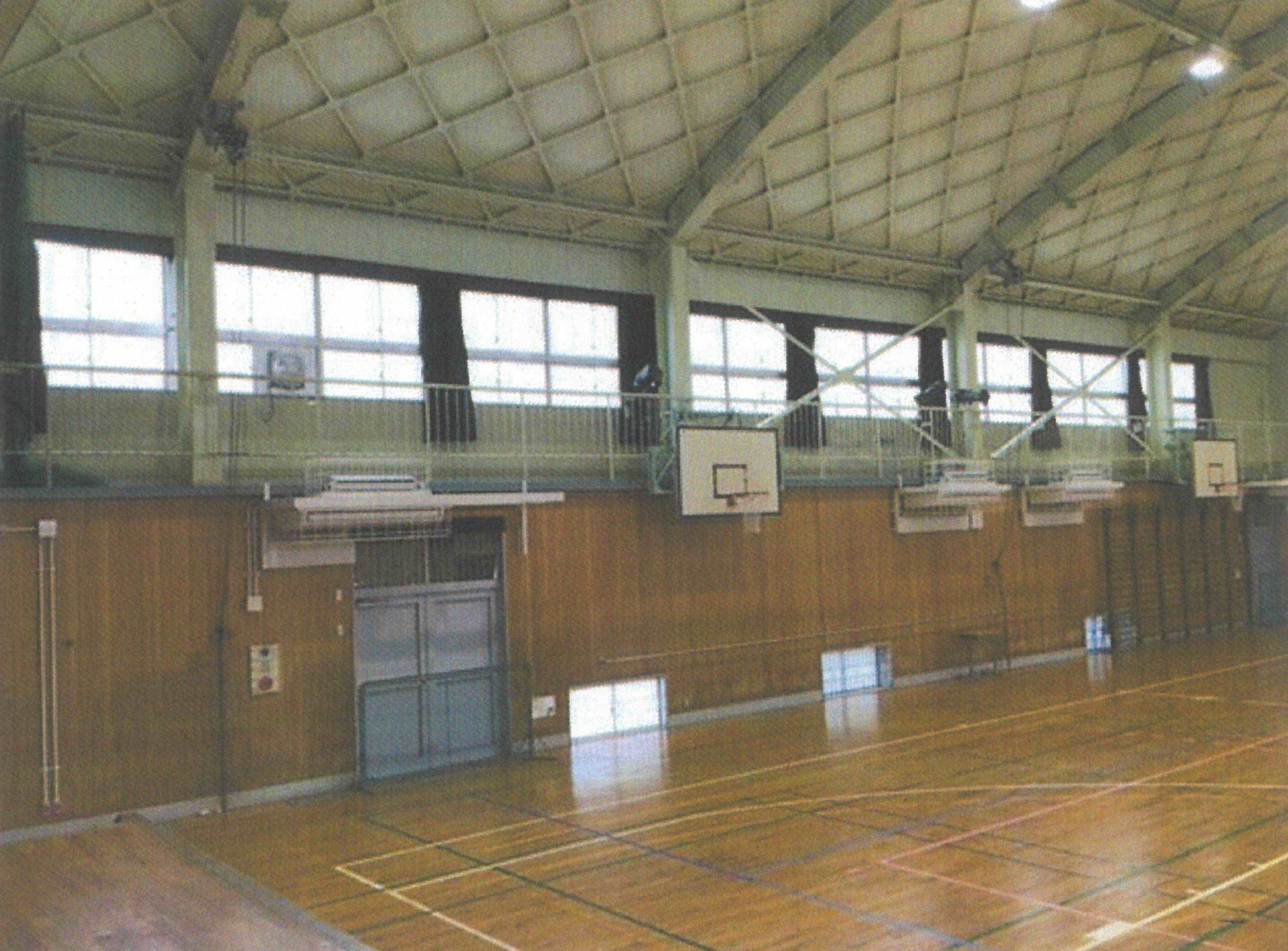 事例：茨木市小中学校屋内運動場 空調設備等<br>整備事業（対象施設：茨木市内46校）